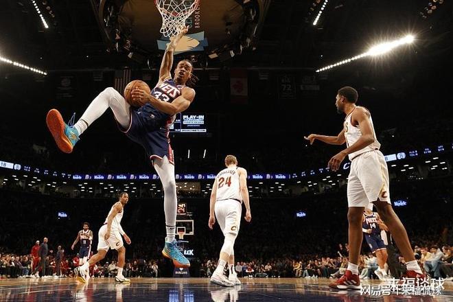 从洛杉矶湖人转会期状态回暖到今夜武汉三镇止住颓势，篮网球迷欢呼